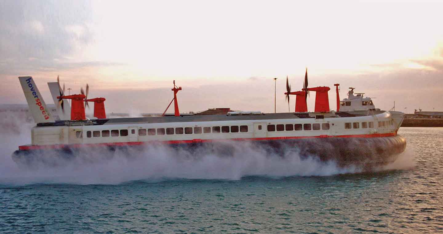 Hovercraft kurz vor der Anlandung.