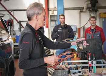 Road Show 2022 Elring & der motor bei Meyer & Hildebrandt Motoren