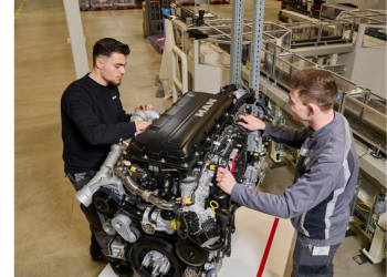 Produktion des hocheffizienten neuen 13-Liter-Dieselmotors MAN D30